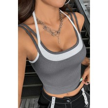İmoda Kadın Antrasit Gri Beyaz Çift Renk Çapraz Askılı Crop Top Bluz