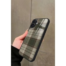 Snacase Apple iPhone 16 Uyumlu Yeşil Kare Tasarımlı Parlak Silikon Kılıf