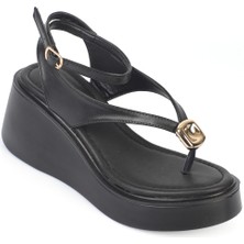 Capone Outfitters Sandy Dolgu Topuklu Parmak Arası Bilekten Bantlı Kadın Sandalet