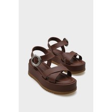 Capone Outfitters Dolly Çapraz Bantlı Konfor Tokalı Dolgu Topuklu Kadın Sandalet