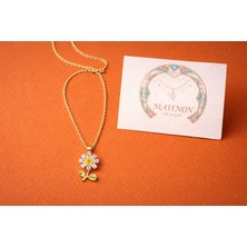 Matenon Design Gold Çiçek Figürlü Taşlı Kolye – Papatya Tasarım