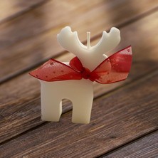 Karokstore Dekoratif Geyiği Mum, Beyaz, Kırmızı Kurdele ile Süslenmiş, El Yapımı Kış Temalı Ev Dekorasyonu