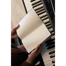 Karokstore 2025 Haftalık Ajanda A5 (14X21CM) Esnek Kapak Ivory 80GR.