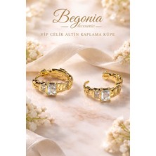 Begonia Accessories Vip Çelik Altın Kaplama Zirkon Taşlı Halka Küpe Minimal Figürlü Çivi Küpe Paslanmaz Kararmaz Alerji Yapmaz Şık Zarif Günlük ve Özel Gün Kadın Küpe