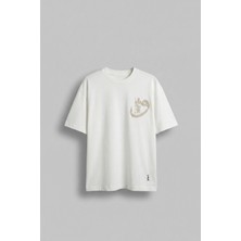 Abluka Online Erkek Oversize Pamuklu Kaligrafi Nakışlı Motif T-Shirt Beyaz