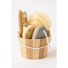 Rustik Ahşap Kovada Banyo Seti, Yumuşak Köpüren Lif, Doğal Kabak Lifi, Ponza Taşı ve Ahşap Masaj Tar