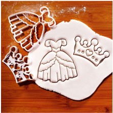 Feyza Design Prenses Tacı ve Elbise Temalı Kurabiye ve Şeker Hamuru Kalıbı Seti