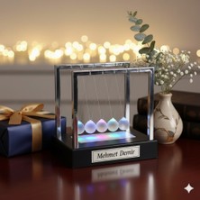 Kesene Isime Kişiye Özel Ofis Masa Dekoru ​​​​5 Toplu Renkli LED Işıklı Newton Denge topu Dekoratif Hediye
