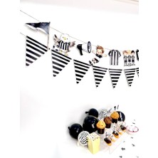 Fluparty Siyah - Beyaz - Futbol Temalı Üçgen Flama Banner