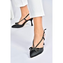 Fox Shoes Siyah Saten Kumaş Taş Detaylı Kadın Topuklu Ayakkabı M246065704