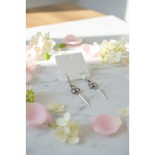 Moda Yaşar Işıltılı Sivri Uçlu Gümüş  Renkli Küpe