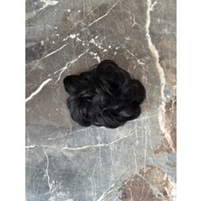 Aura Peruk Siyah Renk  Tonundaki Topuz Tokası Modelimiz