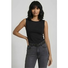 Kurun's Collection Soft Kumaş Kayık Yaka Kolsuz Bluz