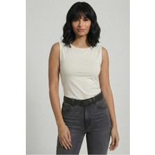 Kurun's Collection Soft Kumaş Kayık Yaka Kolsuz Bluz