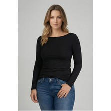 Kurun's Collection Soft Kumaş Kayık Yaka Uzun Kol Bluz