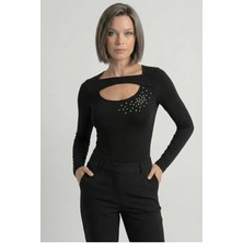 Kurun's Collection Sol Göğüs Inci Işlemeli Soft Kumaş Asimetrik Göğüs Pencereli Uzun Kol Bluz