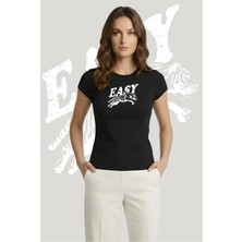 Kurun's Collection Easy Tiger Baskılı Soft Kumaş Bisiklet Yaka Basic Kısa Kol Bluz