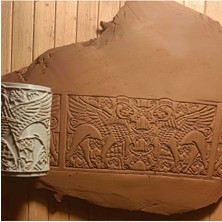 Feyza Design 6 cm Asur Koç Başlı Sfenks Desenli Rulo, Seramik ve Polymer Kil Uyumlu