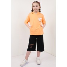 Toontoy Kız Çocuk 2'li Takım Baskılı Kapüşonlu Cepli T-Shirt & Beli Lastikli Kapri Şort - Lazer Kesim Detaylı