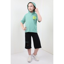 Toontoy Kız Çocuk 2'li Takım Baskılı Kapüşonlu Cepli T-Shirt & Beli Lastikli Kapri Şort - Lazer Kesim Detaylı