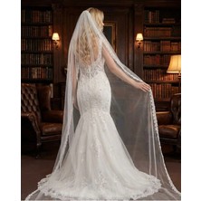 Magic Tiara Dantel Kenarlı Gelin Duvağı – Zamansız Zarafetin Simgesi