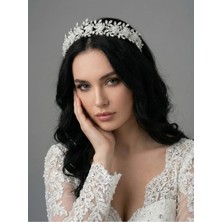 Magic Tiara El Yapımı Çiçek Detaylı Taç – Zarif ve Romantik Dokunuş