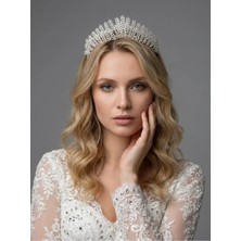 Magic Tiara Kristal Taşlı Işıltılı Kraliçe Model Gelin Tacı - Zarif Düğün Saç Aksesuarı