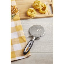 Feyza Design Pratik ve Hassas Hamur Kesici, Mutfağınızın Vazgeçilmez Yardımcısı