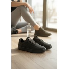 Enoch Kadın Spor Ayakkabı Kontrast Bant Detaylı ve Perfore Burunlu Düz Tabanlı Günlük Casual Sneaker