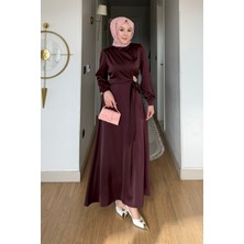 Tesettür Diyarı Lizan Broşlu Yandan Bağlamalı Saten Tesettür Abiye- Bordo