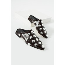 Dicle Polat Kadın Kahverengi Taşlı Metal Detaylı Sivri Burun Kapalı Terlik Clau