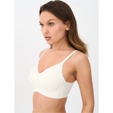 Alya Underwear Kadın Hafif Dolgulu Ince Askılı Dikişsiz Lazer Kesim Hayalet Sütyen