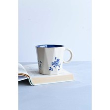 Nora Atelier Ceramic Blue Blossom Serisi, Kulplu Sculpted Form Mug