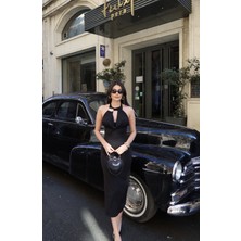 Kechi Woman Sandy Kumaş Aksesuarlı Elbise – Şıklık ve Konfor Bir Arada