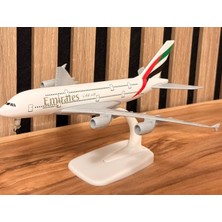 MYK Hediye ve Sanat Atölyesi  Emirates A6-Eej Metal Maket Uçak – 20 cm Ofis Dekorasyonu & Koleksiyonluk Model Uçak (Tekerlekleri Hareketli)