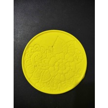 Miina Aksesuar Epoksi Reçine Çiçekli Mandala Desenli  Üretilmiş Dekoratif Bir Bardak Altlığıdır.