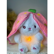 Ayis Aksesuar Uyku Arkadaşı Nefes Alan Işıklı Peluş Tavşan – LED Işıklı Çilek Kılıflı Oyuncak