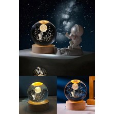 MiraLive 3’lü Masaüstü Dekoratif Set– Kum Saati, Adalet Terazisi ve Ay Tırmanan Astronot Figürlü Işıklı Küre