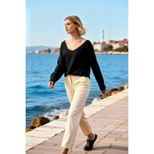 Benerly Kadın Bluz Relaxed Kalıp Salaş Açık Omuzlu V Yaka Uzun Kol Standart Örme Düz Desen Astarsız Regular
