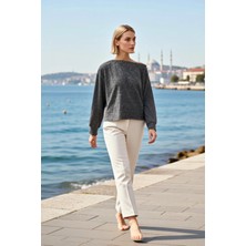 Benerly Kadın Örme Bluz Relaxed Kalıp Asimetrik Yaka Düşük Omuz Uzun Kol Yumoş Düz Kumaş Regular Kesim