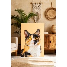 Mushen Studio Üç Renkli Calico Kedi Portresi Tablo - Sarı Fonlu Sarı Gözlü Sevimli Kedi Duvar Sanatı