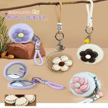 Pilelistore- Papatya Tasarımlı Peluş Cep Aynası