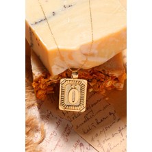 Moom Mücevherat Kadın 14 Ayar Altın Kare Harf Kolye Ö Harfi Altın Kolye Zincirli Harf Kolye