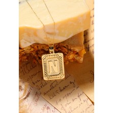 Moom Mücevherat Kadın 14 Ayar Altın Kare Harf Kolye N Harfi Altın Kolye Zincirli Harf Kolye