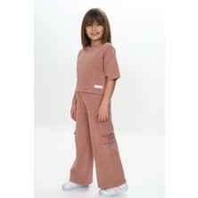 Toontoy Kız Çocuk 2'li Takım Baskılı Bisiklet Yaka Kısa Kollu Crop Sweatshirt & Beli Lastikli Cepli Bol Paça Eşofman Altı - Denim Görünümlü & Yıkamalı 2 Iplik