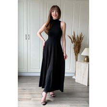 Dilay Gökoğlu Butik Halter Yaka Boyunlu Pileli Zarif Maxi Elbise