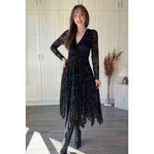 Dilay Gökoğlu Butik Kadife Baskılı V Yaka Asimetrik Midi Elbise
