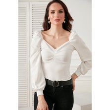 Hakke Kadın Bluz Kalp Yaka Uzun Kol Büzgülü Detaylı Likralı Kumaş S Beden