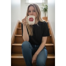 Pitaya Sanat El Yapımı Seramik Kupa – Altın Detaylı Gül Desenli Özel Tasarım Kahve Kupası