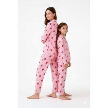 Arn Homewear Anne Kız Çilek Desenli Pijama Takımı (Tek Takım Fiyatıdır)
